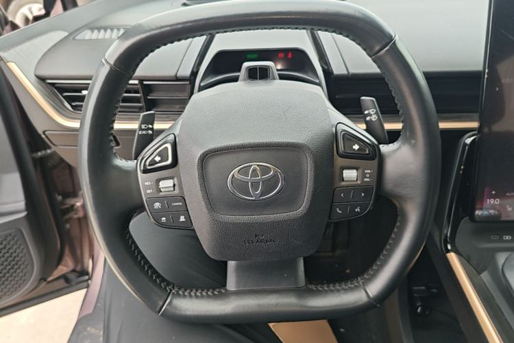 Used Toyota bZ3 2023 616 km Long-Range Premium Steering Wheel