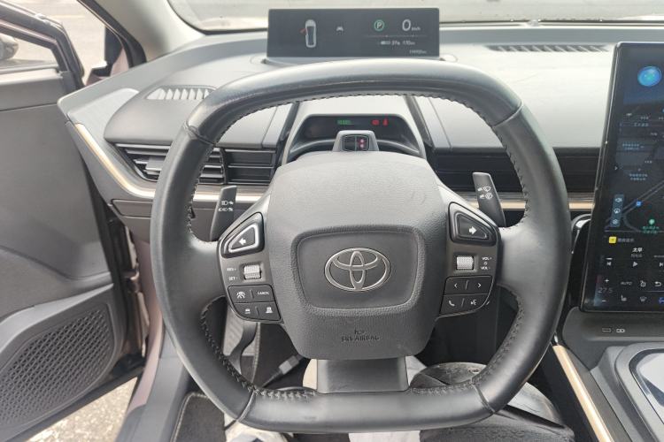 Used Toyota bZ3 2023 616 km Long-Range Premium Steering Wheel