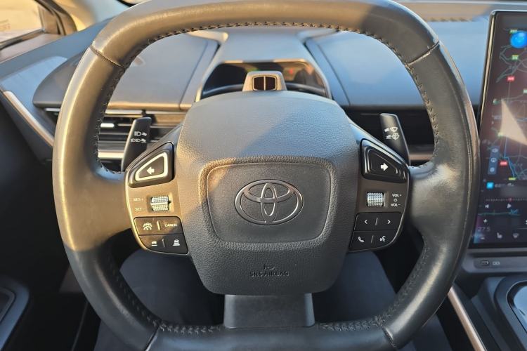Used Toyota bZ3 2023 616 km Long-Range Premium Steering Wheel