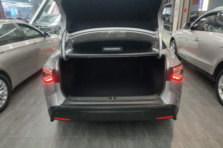 Used Toyota bZ3 2023 517 km Elite PRO Trunk