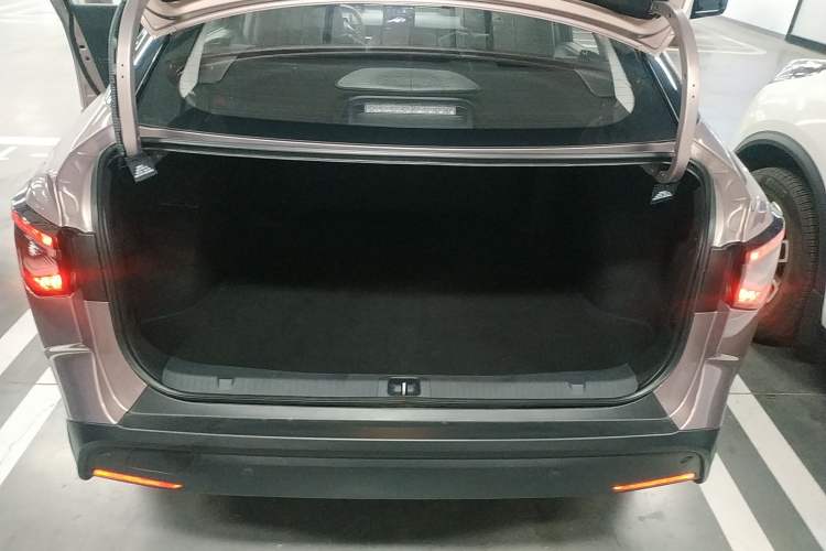 Used Toyota bZ3 2023 616 km Long-Range Premium Trunk