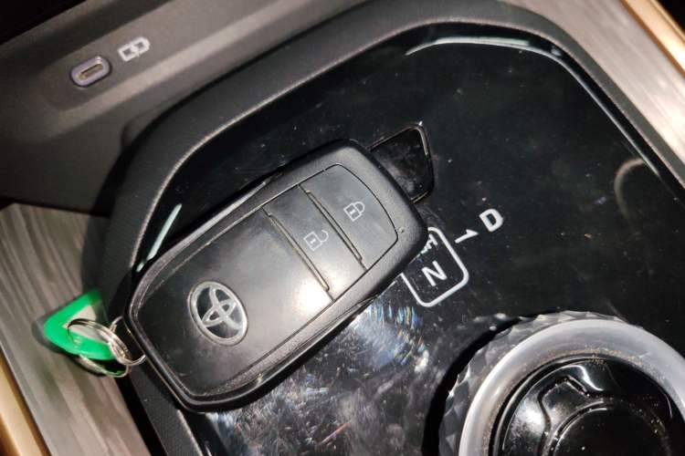 Used Toyota bZ3 2023 616 km Long-Range Premium Vehicle Key