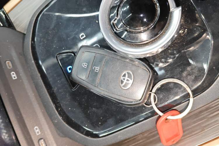 Used Toyota bZ3 2023 616 km Long-Range Premium Vehicle Key