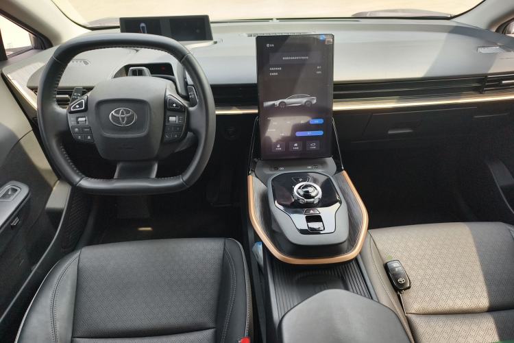 Used Toyota bZ3 2023 616 km Long-Range Premium Center Console