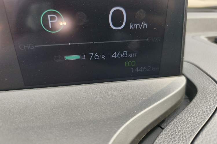 Used Toyota bZ3 2023 616 km Long-Range Premium Odometer Close Up