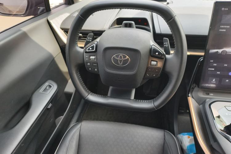 Used Toyota bZ3 2023 616 km Long-Range Premium Steering Wheel