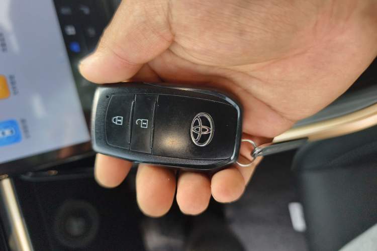 Used Toyota bZ3 2023 616 km Long-Range Premium Vehicle Key