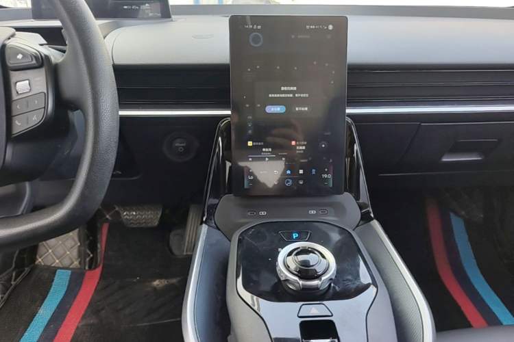 Used Toyota bZ3 2023 517 km Elite PRO Audio And AC Panel