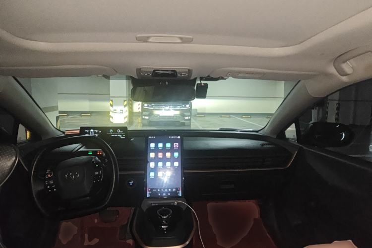 Used Toyota bZ3 2023 616 km Long-Range PRO Center Console