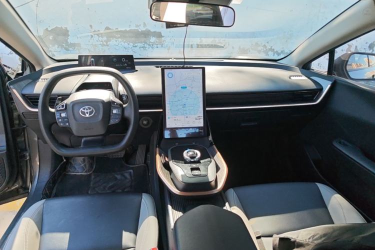 Used Toyota bZ3 2023 616 km Long-Range PRO Center Console