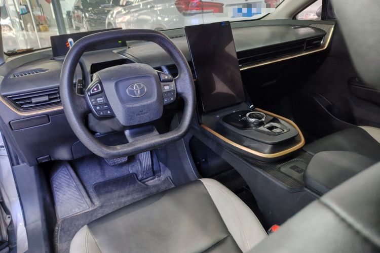 Used Toyota bZ3 2023 517 km Elite PRO Center Console
