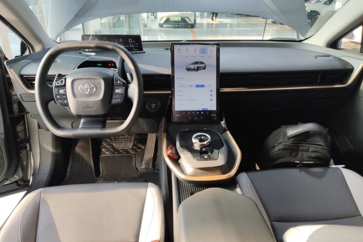Used Toyota bZ3 2023 616 km Long-Range PRO Center Console