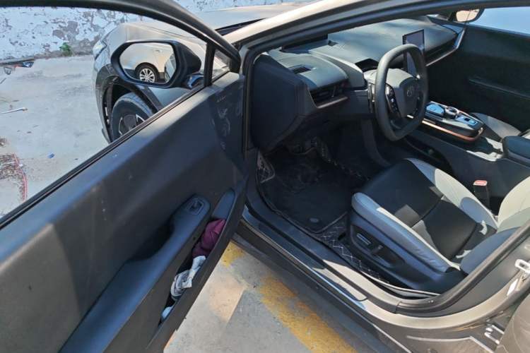 Used Toyota bZ3 2023 616 km Long-Range PRO Driver Seat