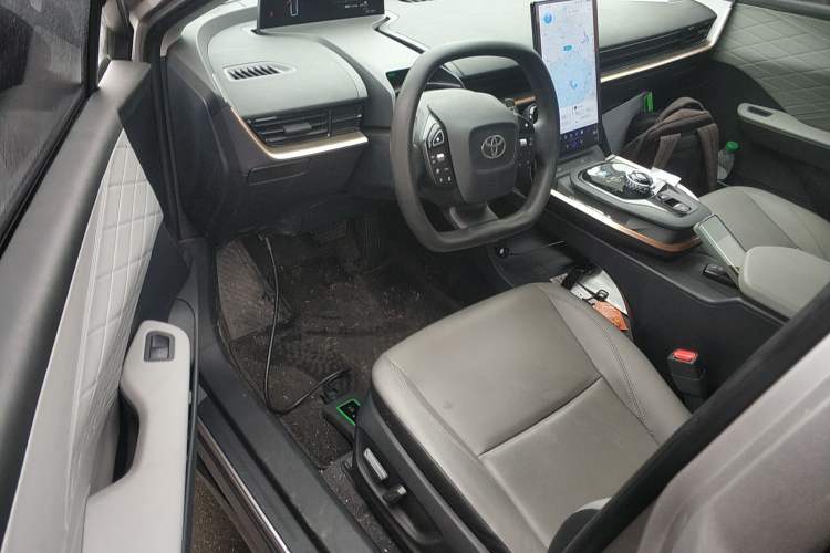 Used Toyota bZ3 2023 517 km Elite PRO Driver Seat