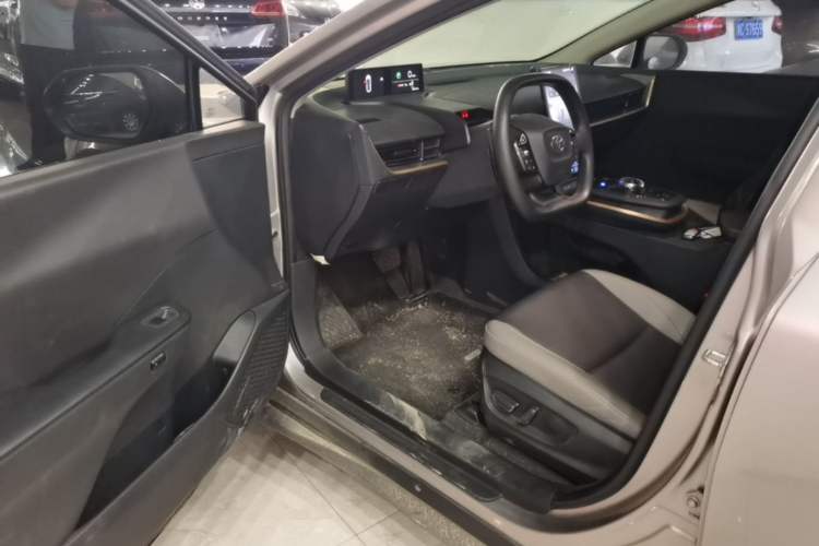 Used Toyota bZ3 2023 517 km Elite PRO Driver Seat