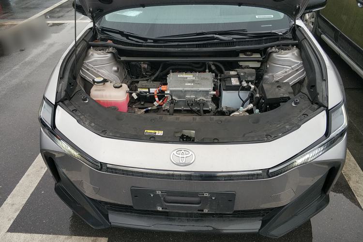 Used Toyota bZ3 2023 517 km Elite PRO Engine Bay