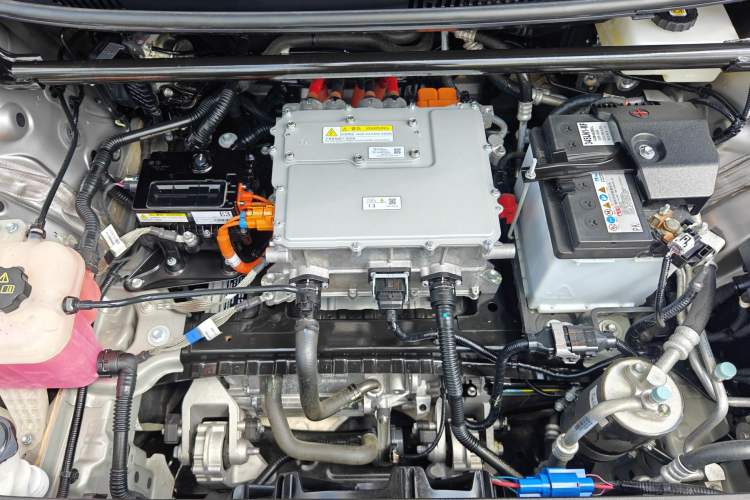Used Toyota bZ3 2023 517 km Elite PRO Engine Bay