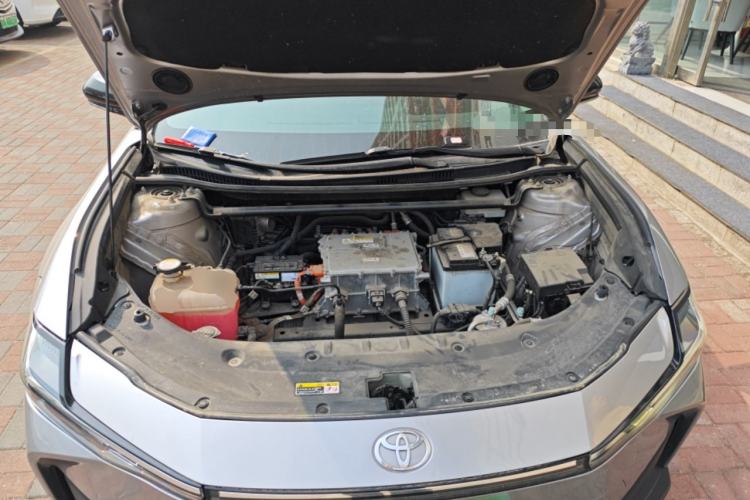 Used Toyota bZ3 2023 517 km Elite PRO Engine Bay