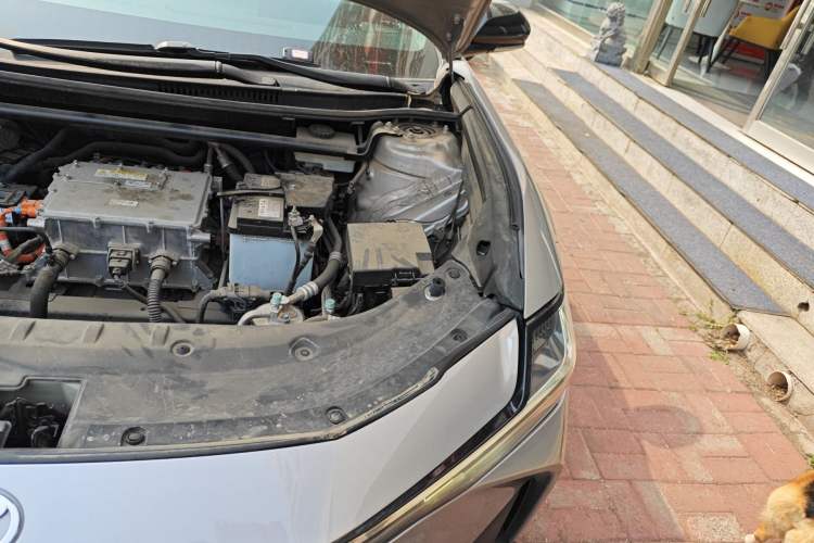 Used Toyota bZ3 2023 517 km Elite PRO Engine Bay Left
