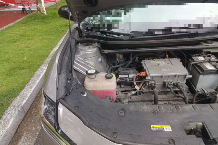 Used Toyota bZ3 2023 517 km Elite PRO Engine Bay Right