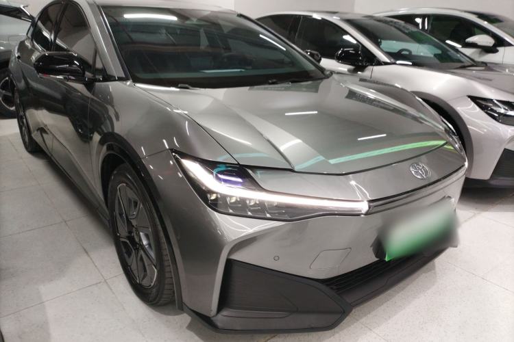 Used Toyota bZ3 2023 616 km Long-Range PRO Exterior 2