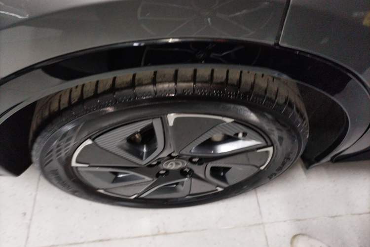 Used Toyota bZ3 2023 616 km Long-Range PRO Exterior 8