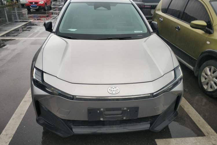 Used Toyota bZ3 2023 517 km Elite PRO Front