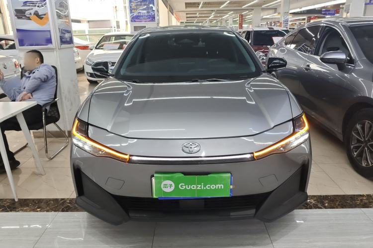 Used Toyota bZ3 2023 616 km Long-Range PRO Front