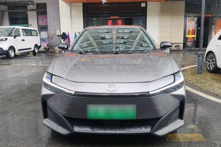 Used Toyota bZ3 2023 616 km Long-Range PRO Front