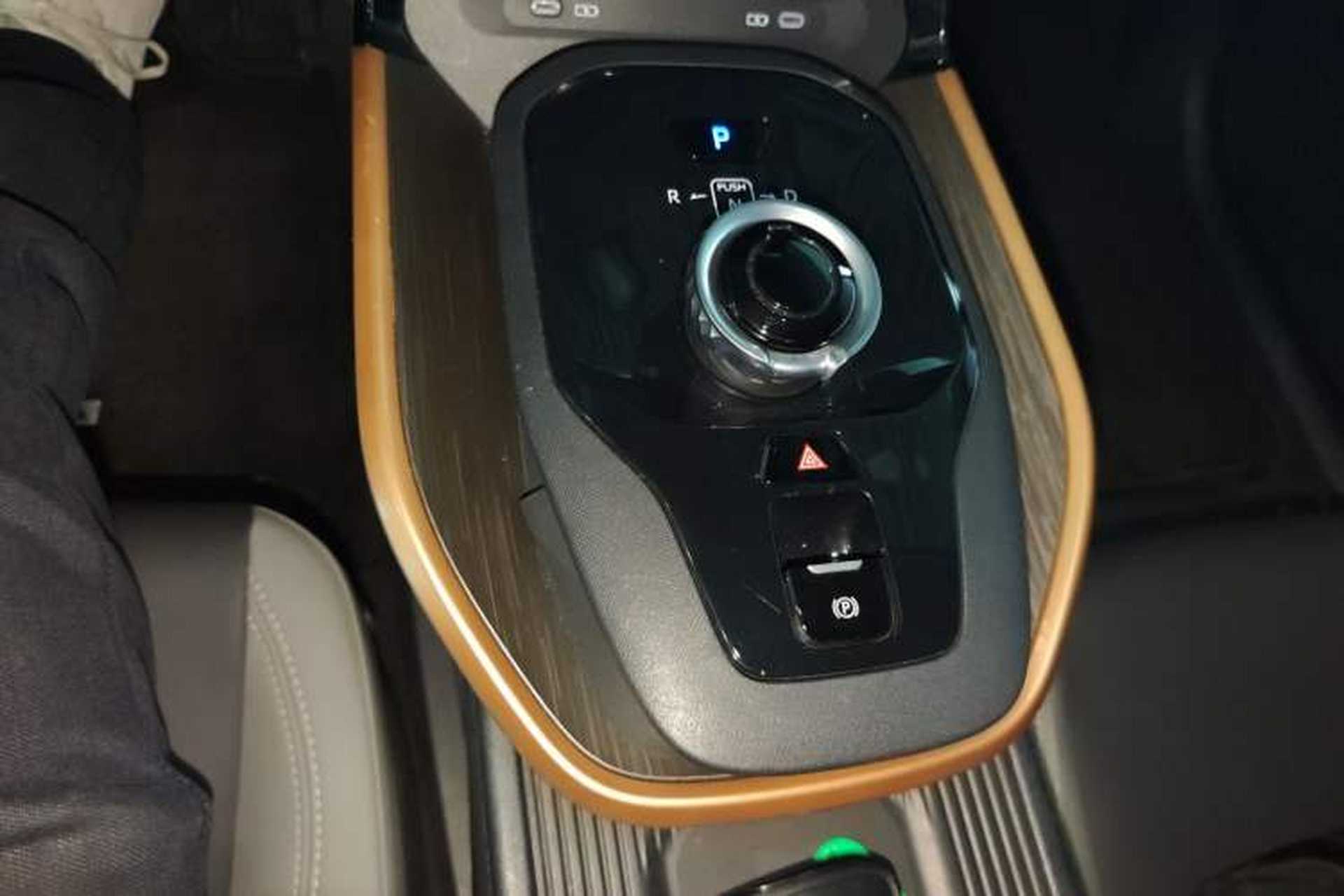 Used Toyota bZ3 2023 616 km Long-Range PRO Gear Lever