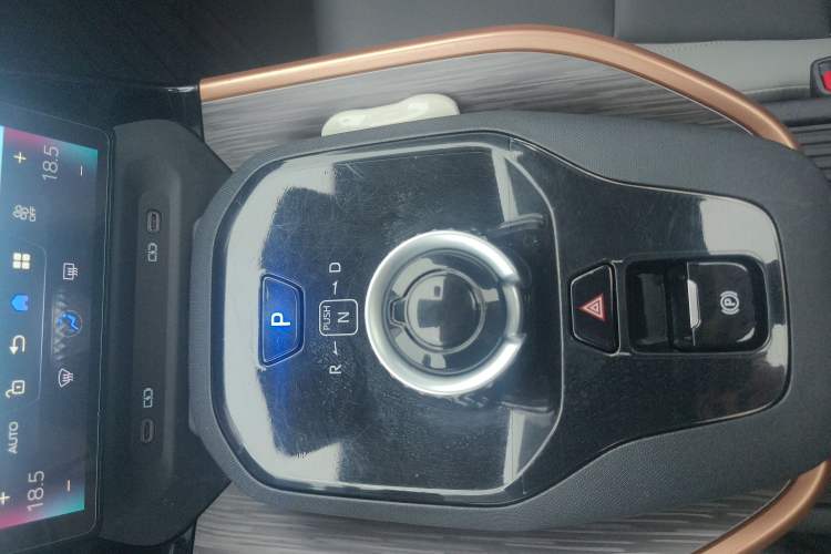 Used Toyota bZ3 2023 517 km Elite PRO Gear Lever