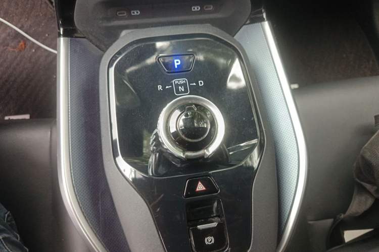 Used Toyota bZ3 2023 517 km Elite PRO Gear Lever