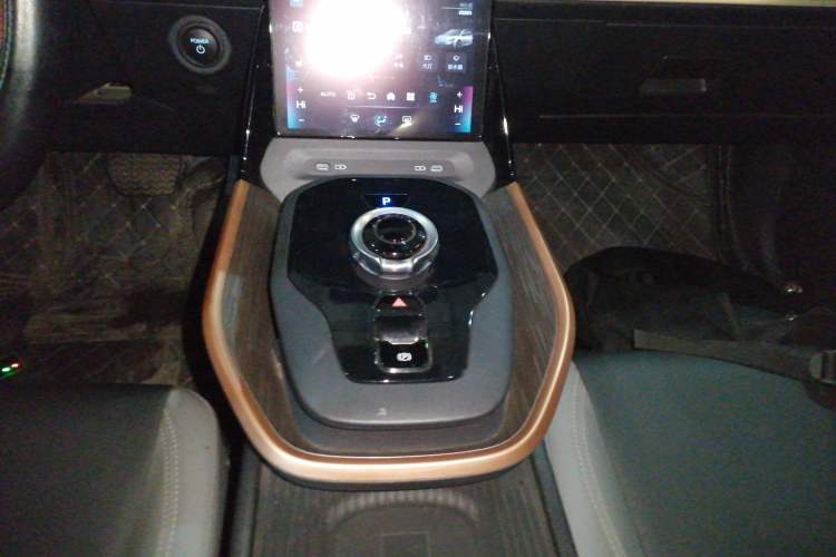 Used Toyota bZ3 2023 517 km Elite PRO Gear Lever
