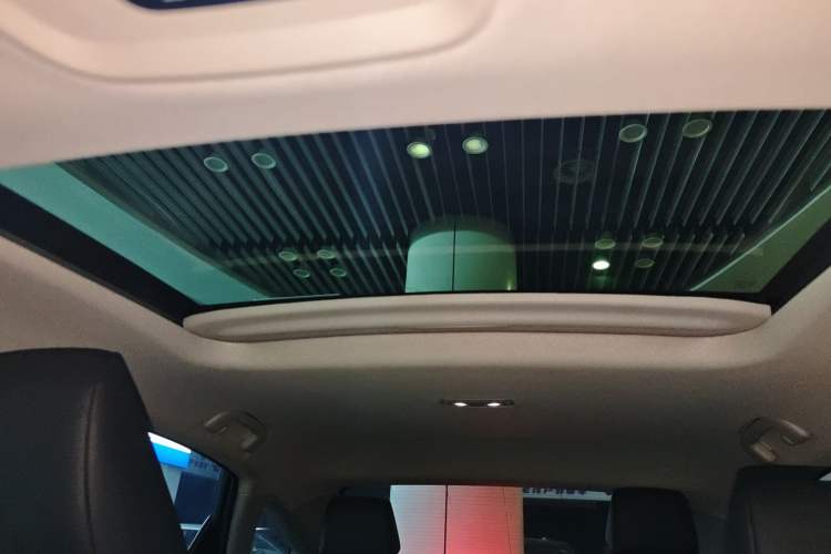 Used Toyota bZ3 2023 616 km Long-Range PRO Headliner