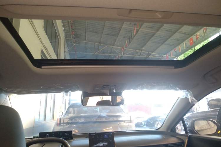 Used Toyota bZ3 2023 616 km Long-Range PRO Headliner