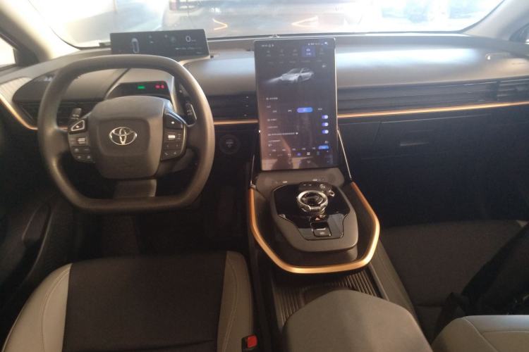 Used Toyota bZ3 2023 616 km Long-Range PRO Interior 2