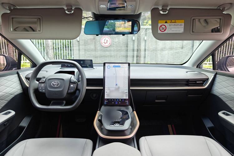 Used Toyota bZ3 2023 517 km Elite PRO Interior 2