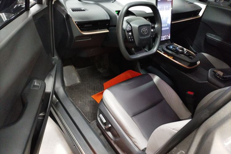 Used Toyota bZ3 2023 616 km Long-Range PRO Interior 3