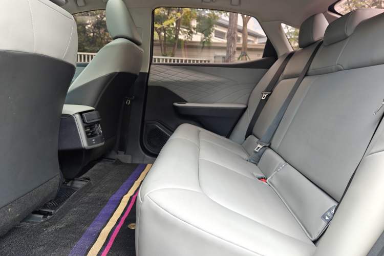 Used Toyota bZ3 2023 517 km Elite PRO Interior 9