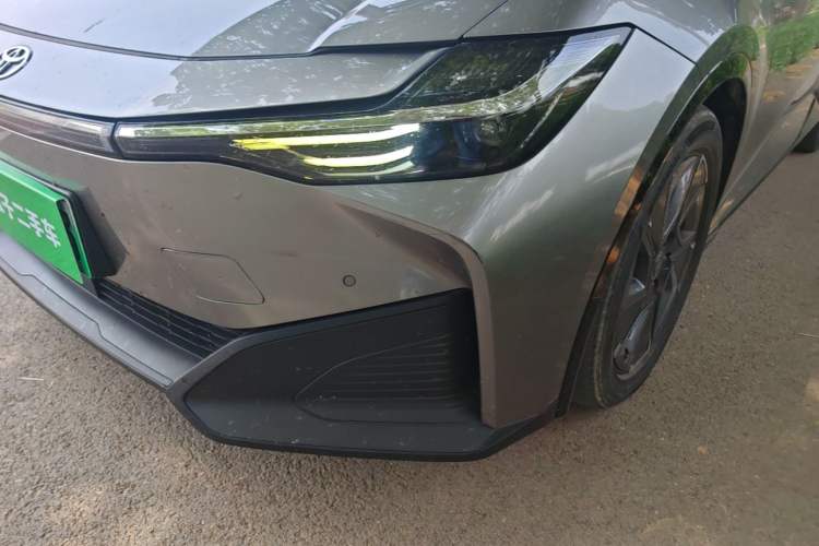 Used Toyota bZ3 2023 517 km Elite PRO Left Front Headlight