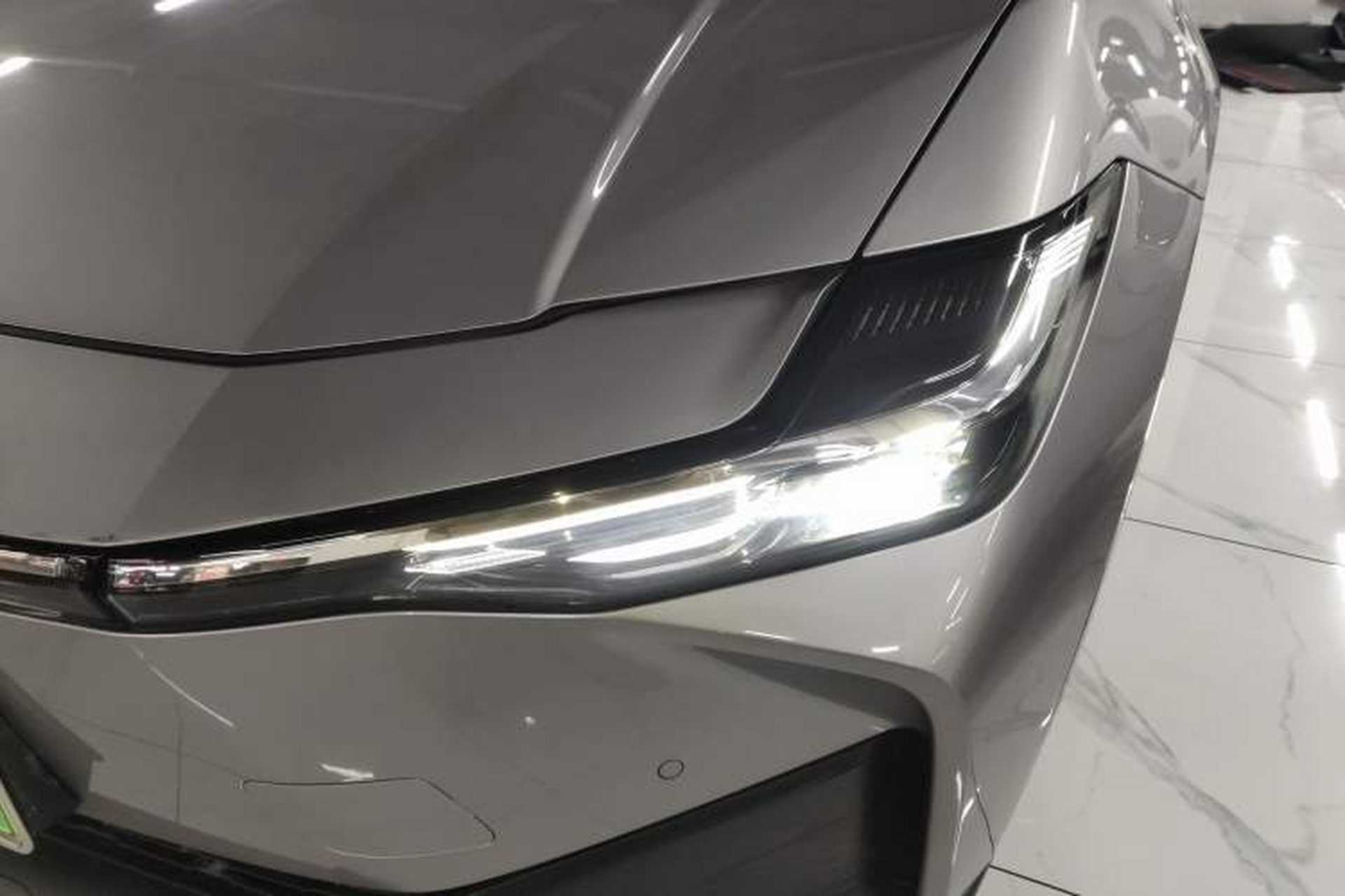 Used Toyota bZ3 2023 517 km Elite PRO Left Front Headlight