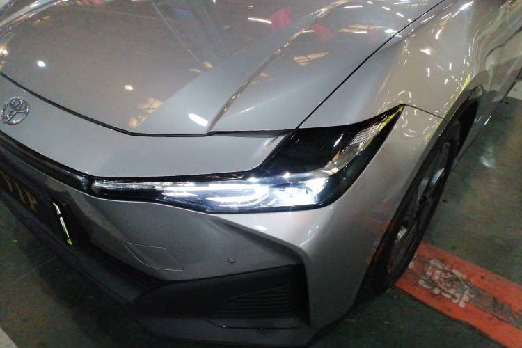 Used Toyota bZ3 2023 517 km Elite PRO Left Front Headlight