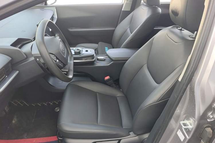 Used Toyota bZ3 2023 517 km Elite PRO Left Front Seat