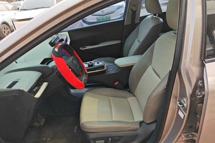 Used Toyota bZ3 2023 517 km Elite PRO Left Front Seat