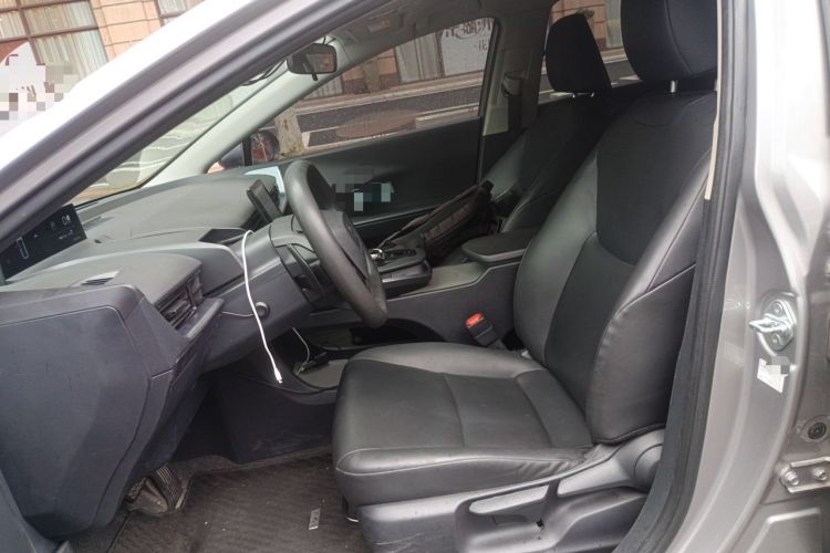 Used Toyota bZ3 2023 517 km Elite PRO Left Front Seat