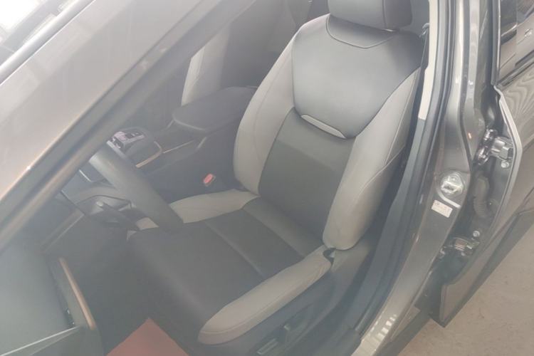 Used Toyota bZ3 2023 616 km Long-Range PRO Left Front Seat
