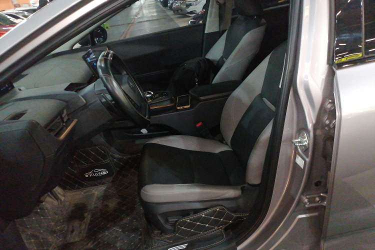 Used Toyota bZ3 2023 517 km Elite PRO Left Front Seat