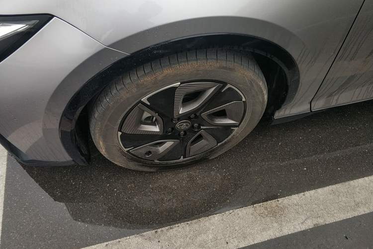 Used Toyota bZ3 2023 517 km Elite PRO Left Front Wheel Hub