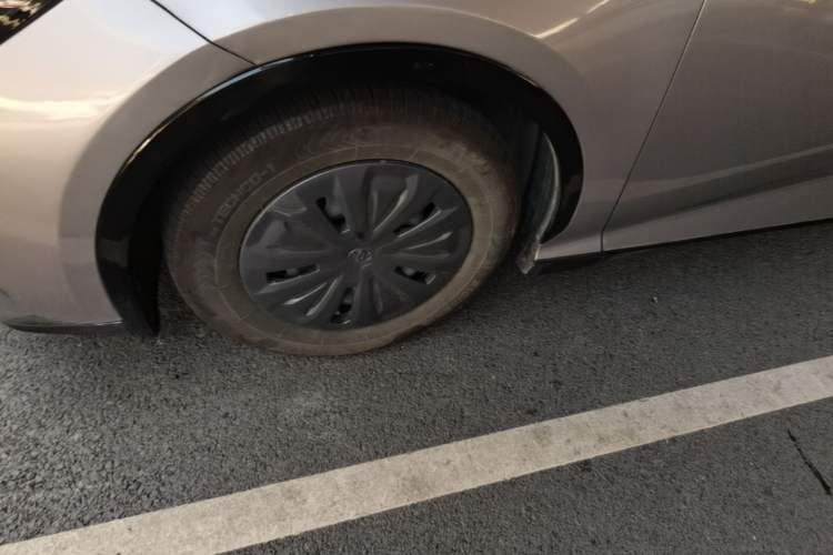 Used Toyota bZ3 2023 517 km Elite PRO Left Front Wheel Hub