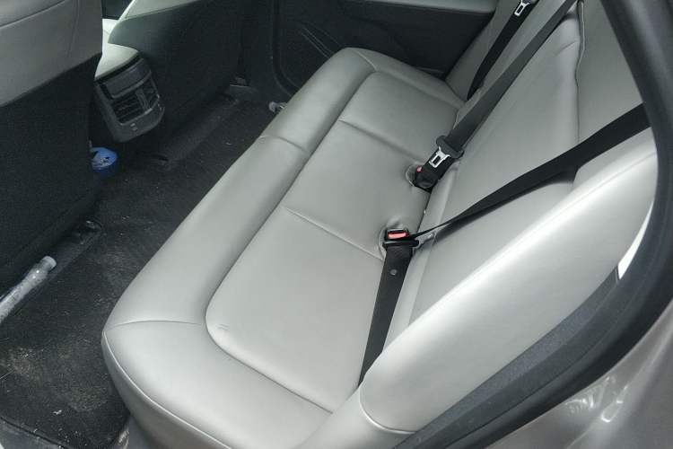 Used Toyota bZ3 2023 517 km Elite PRO Left Rear Seat